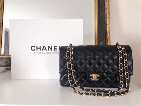 how much does a chanel bag cost to make